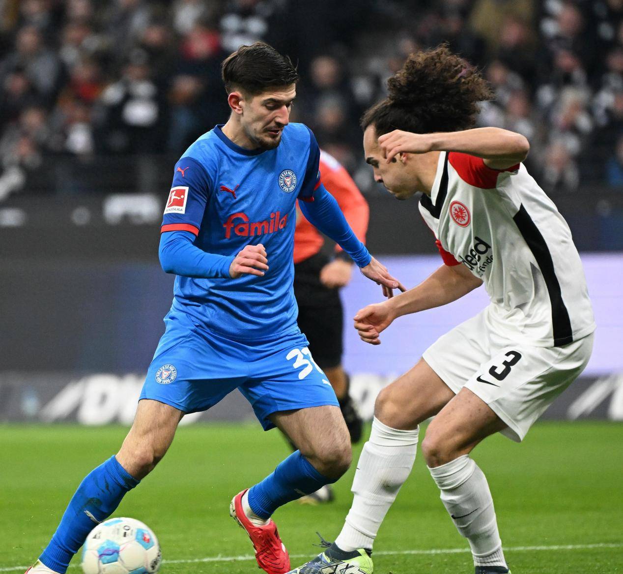 半岛体育在线官网-法兰克福队整体实力提升，成绩节节攀升