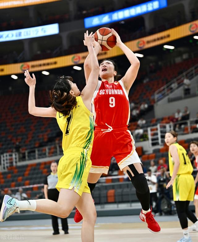 半岛体育全站-广东队在主场比赛中表现出色，战胜四川队